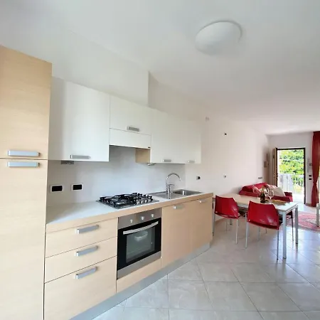 Prestige Apt Lake Como Сasa de vacaciones Colico