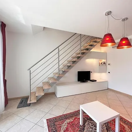 Сasa de vacaciones Prestige Apt Lake Como *